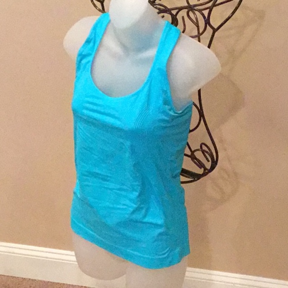 🏃‍♀️ WORKOUT TOP ⛹️‍♀️ - Picture 2 of 5